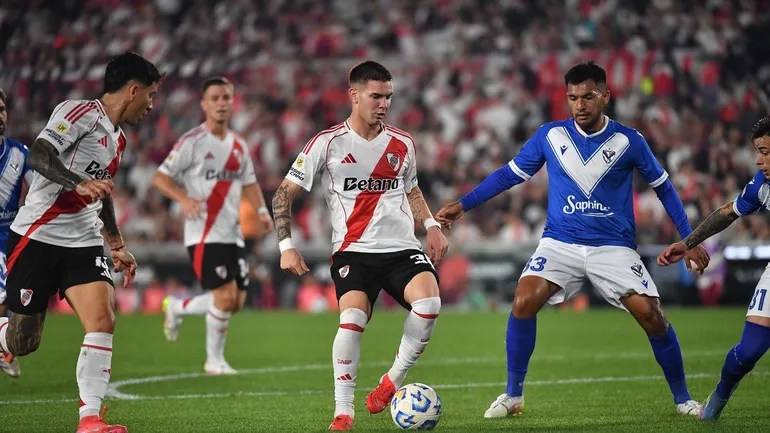 River goleó por 4-1 a Vélez y se quedó con el segundo puesto de la Zona&nbsp;B